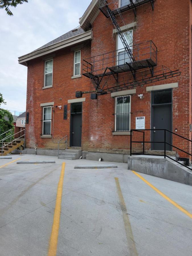 Spacious Industrial Split Level With A Balcony Cincinnati Exteriör bild